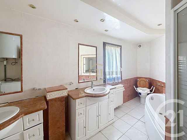 maison à vendre - 4 pièces - 125.2 m2 - ANTIBES - 06 - PROVENCE-ALPES-COTE-D-AZUR - Century 21 Roi Soleil