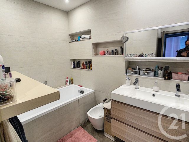 Appartement F3 à vendre - 3 pièces - 72.78 m2 - ANTIBES - 06 - PROVENCE-ALPES-COTE-D-AZUR - Century 21 Roi Soleil Appartement F3 à vendre - 3 pièces - 72.78 m2 - ANTIBES - 06 - PROVENCE-ALPES-COTE-D-AZUR - Century 21 Roi Soleil