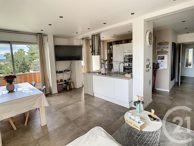 Appartement F3 à vendre - 3 pièces - 72.78 m2 - ANTIBES - 06 - PROVENCE-ALPES-COTE-D-AZUR - Century 21 Roi Soleil Appartement F3 à vendre - 3 pièces - 72.78 m2 - ANTIBES - 06 - PROVENCE-ALPES-COTE-D-AZUR - Century 21 Roi Soleil