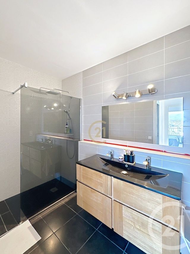 Appartement F3 à louer - 3 pièces - 74.01 m2 - ANTIBES - 06 - PROVENCE-ALPES-COTE-D-AZUR - Century 21 Roi Soleil