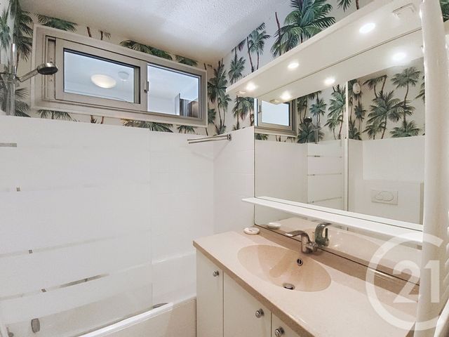 Appartement Studio à vendre - 1 pièce - 28.41 m2 - ANTIBES - 06 - PROVENCE-ALPES-COTE-D-AZUR - Century 21 Roi Soleil
