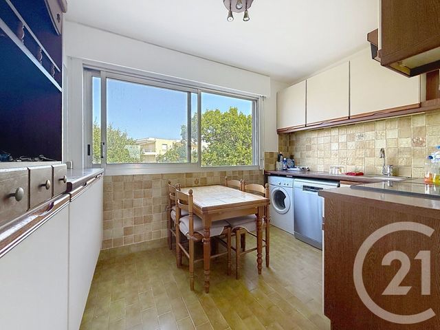 Appartement F3 à vendre - 3 pièces - 61.13 m2 - ANTIBES - 06 - PROVENCE-ALPES-COTE-D-AZUR - Century 21 Roi Soleil
