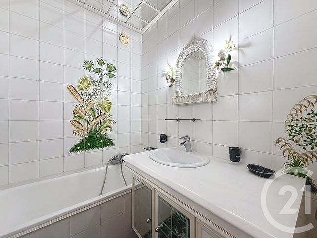 Appartement F3 à vendre - 3 pièces - 61.13 m2 - ANTIBES - 06 - PROVENCE-ALPES-COTE-D-AZUR - Century 21 Roi Soleil