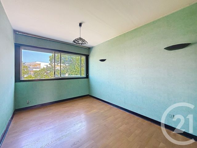 Appartement F3 à vendre - 3 pièces - 61.13 m2 - ANTIBES - 06 - PROVENCE-ALPES-COTE-D-AZUR - Century 21 Roi Soleil