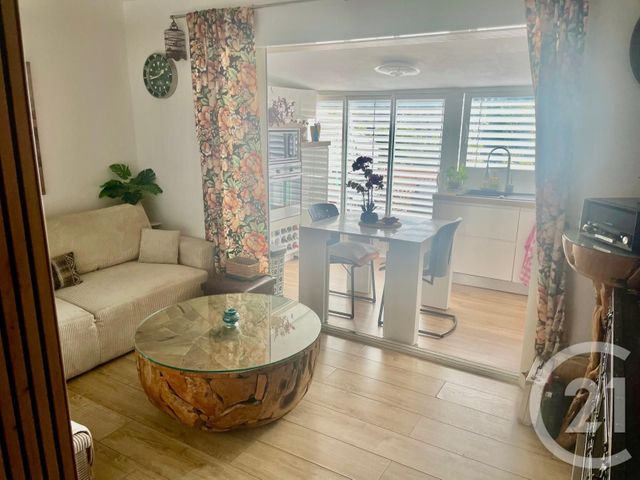 Appartement F2 à vendre - 2 pièces - 28.3 m2 - VALLAURIS - 06 - PROVENCE-ALPES-COTE-D-AZUR - Century 21 Roi Soleil