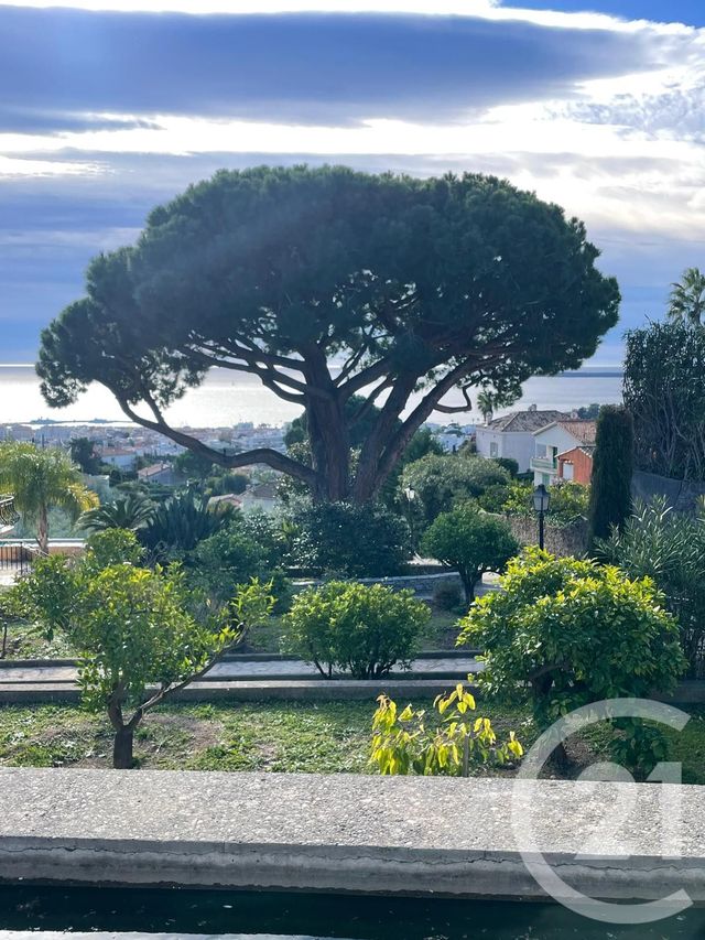 Appartement F2 à vendre - 2 pièces - 28.3 m2 - VALLAURIS - 06 - PROVENCE-ALPES-COTE-D-AZUR - Century 21 Roi Soleil
