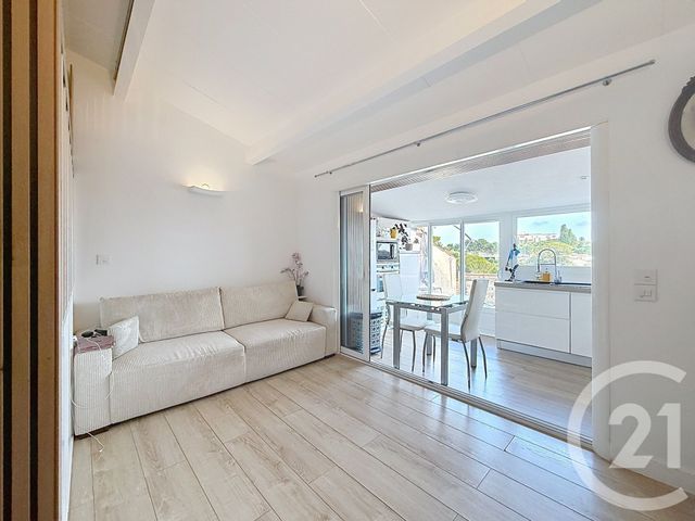 Appartement F2 à vendre - 2 pièces - 37.45 m2 - VALLAURIS - 06 - PROVENCE-ALPES-COTE-D-AZUR - Century 21 Roi Soleil