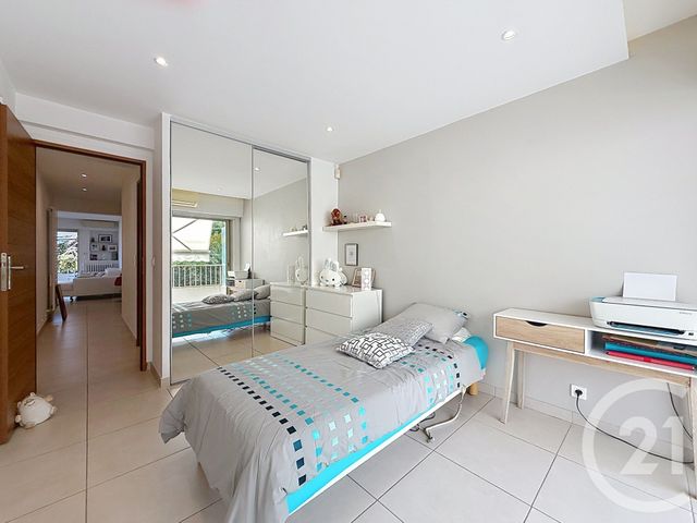 Appartement F3 à vendre - 3 pièces - 75.76 m2 - VALLAURIS - 06 - PROVENCE-ALPES-COTE-D-AZUR - Century 21 Roi Soleil