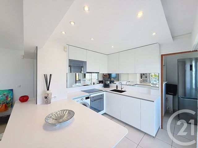 Appartement F3 à vendre - 3 pièces - 75.76 m2 - VALLAURIS - 06 - PROVENCE-ALPES-COTE-D-AZUR - Century 21 Roi Soleil