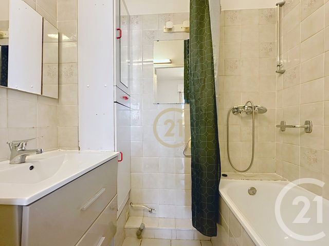 Appartement F1 à louer - 1 pièce - 25.0 m2 - LE GOLFE JUAN - 06 - PROVENCE-ALPES-COTE-D-AZUR - Century 21 Roi Soleil