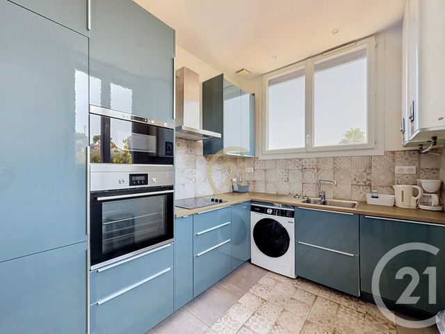 Appartement F3 à louer - 3 pièces - 46.47 m2 - ANTIBES - 06 - PROVENCE-ALPES-COTE-D-AZUR - Century 21 Roi Soleil