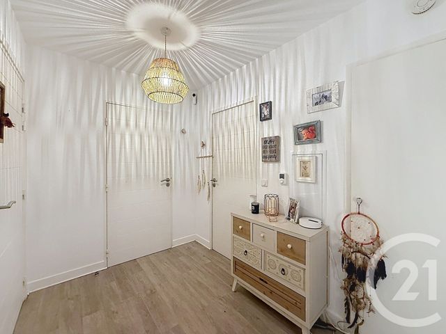 Appartement F3 à vendre - 3 pièces - 59.7 m2 - ANTIBES - 06 - PROVENCE-ALPES-COTE-D-AZUR - Century 21 Roi Soleil