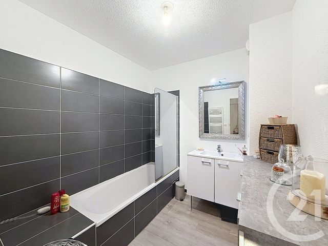 Appartement F3 à vendre - 3 pièces - 59.7 m2 - ANTIBES - 06 - PROVENCE-ALPES-COTE-D-AZUR - Century 21 Roi Soleil