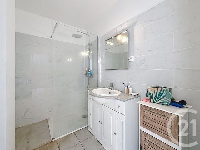 Appartement F3 à vendre - 3 pièces - 62.56 m2 - ANTIBES - 06 - PROVENCE-ALPES-COTE-D-AZUR - Century 21 Roi Soleil