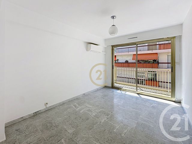 Appartement F4 à louer - 4 pièces - 89.84 m2 - ANTIBES - 06 - PROVENCE-ALPES-COTE-D-AZUR - Century 21 Roi Soleil