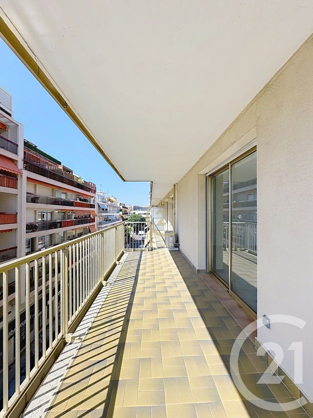 Appartement F4 à louer - 4 pièces - 89.84 m2 - ANTIBES - 06 - PROVENCE-ALPES-COTE-D-AZUR - Century 21 Roi Soleil