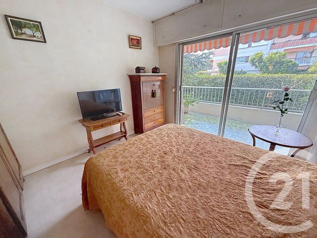 Appartement F4 à vendre - 4 pièces - 80.05 m2 - ANTIBES - 06 - PROVENCE-ALPES-COTE-D-AZUR - Century 21 Roi Soleil