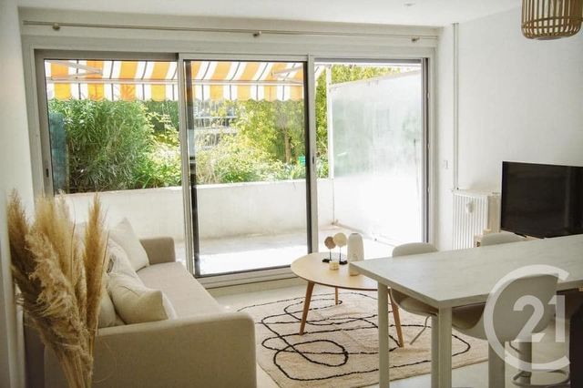 Appartement à vendre - 3 pièces - 52.39 m2 - ANTIBES - 06 - PROVENCE-ALPES-COTE-D-AZUR - Century 21 Roi Soleil