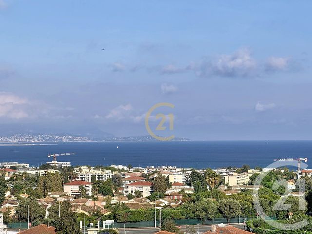 Appartement F1 à louer ANTIBES
