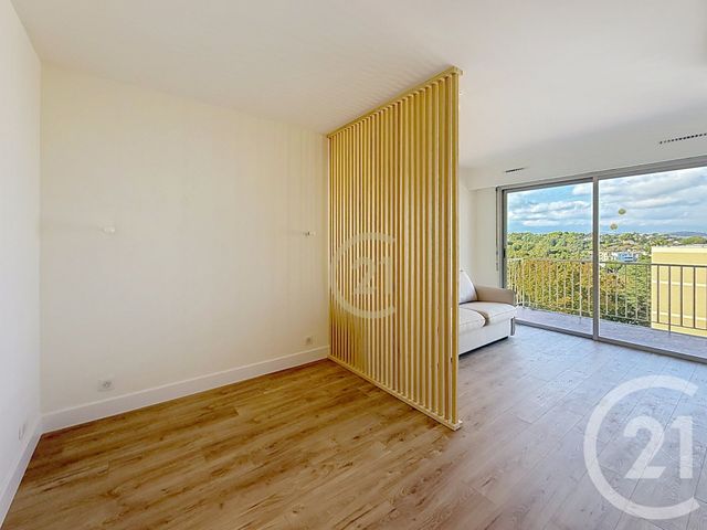 Appartement F1 à louer - 1 pièce - 24.83 m2 - ANTIBES - 06 - PROVENCE-ALPES-COTE-D-AZUR - Century 21 Roi Soleil