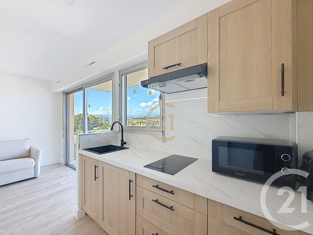 Appartement F1 à louer - 1 pièce - 24.83 m2 - ANTIBES - 06 - PROVENCE-ALPES-COTE-D-AZUR - Century 21 Roi Soleil