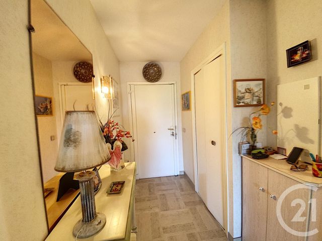 Afficher la photo en grand Appartement F2 à vendre - 2 pièces - 59.64 m2 - ANTIBES - 06 - PROVENCE-ALPES-COTE-D-AZUR - Century 21 Roi Soleil