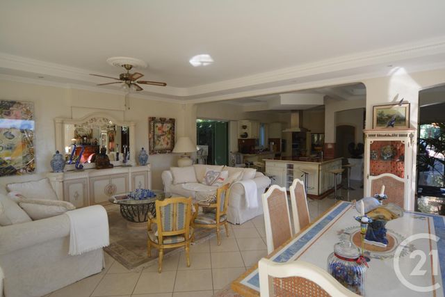 maison à vendre - 8 pièces - 285.0 m2 - VALLAURIS - 06 - PROVENCE-ALPES-COTE-D-AZUR - Century 21 Roi Soleil maison à vendre - 8 pièces - 285.0 m2 - VALLAURIS - 06 - PROVENCE-ALPES-COTE-D-AZUR - Century 21 Roi Soleil
