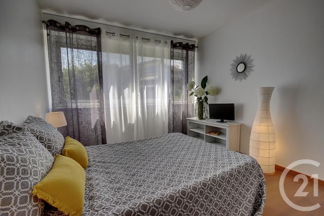 Afficher la photo en grand Appartement F3 à vendre - 3 pièces - 69.0 m2 - ANTIBES - 06 - PROVENCE-ALPES-COTE-D-AZUR - Century 21 Roi Soleil