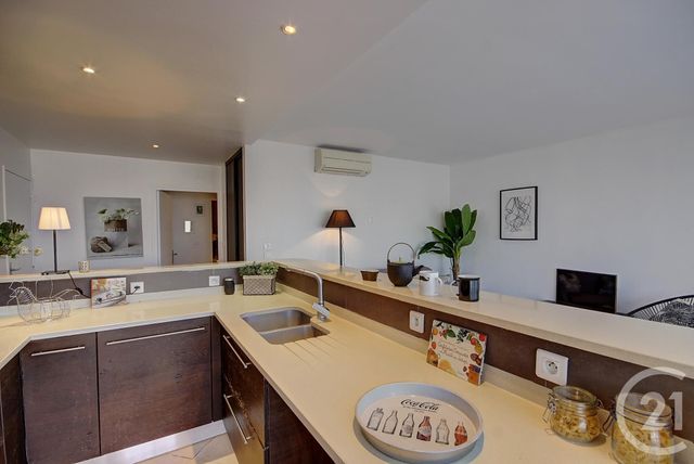 Afficher la photo en grand Appartement F3 à vendre - 3 pièces - 69.0 m2 - ANTIBES - 06 - PROVENCE-ALPES-COTE-D-AZUR - Century 21 Roi Soleil