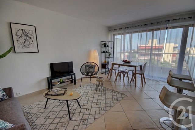 Afficher la photo en grand Appartement F3 à vendre - 3 pièces - 69.0 m2 - ANTIBES - 06 - PROVENCE-ALPES-COTE-D-AZUR - Century 21 Roi Soleil