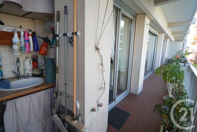 Afficher la photo en grand Appartement F4 à vendre - 4 pièces - 90.0 m2 - ANTIBES - 06 - PROVENCE-ALPES-COTE-D-AZUR - Century 21 Roi Soleil