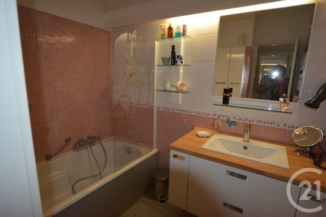Afficher la photo en grand Appartement F4 à vendre - 4 pièces - 90.0 m2 - ANTIBES - 06 - PROVENCE-ALPES-COTE-D-AZUR - Century 21 Roi Soleil
