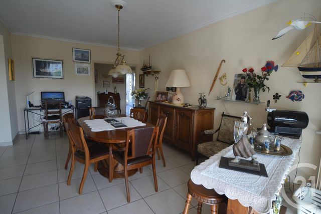 Afficher la photo en grand Appartement F4 à vendre - 4 pièces - 90.0 m2 - ANTIBES - 06 - PROVENCE-ALPES-COTE-D-AZUR - Century 21 Roi Soleil