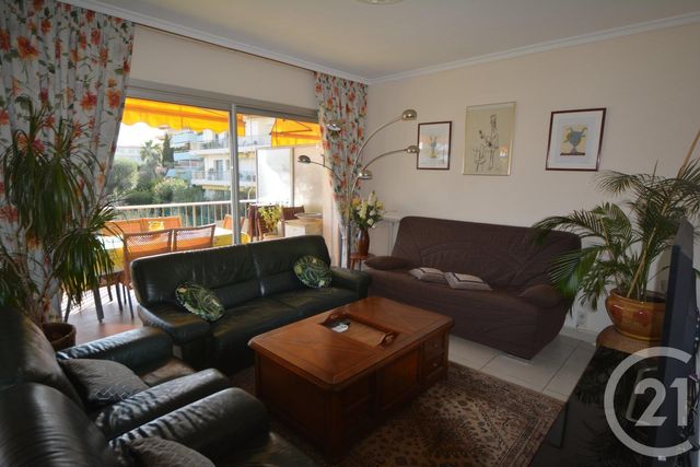 Afficher la photo en grand Appartement F4 à vendre - 4 pièces - 90.0 m2 - ANTIBES - 06 - PROVENCE-ALPES-COTE-D-AZUR - Century 21 Roi Soleil