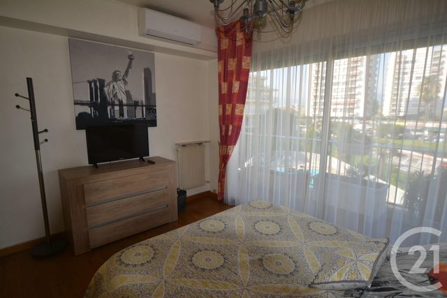 Afficher la photo en grand Appartement F4 à vendre - 4 pièces - 90.0 m2 - ANTIBES - 06 - PROVENCE-ALPES-COTE-D-AZUR - Century 21 Roi Soleil