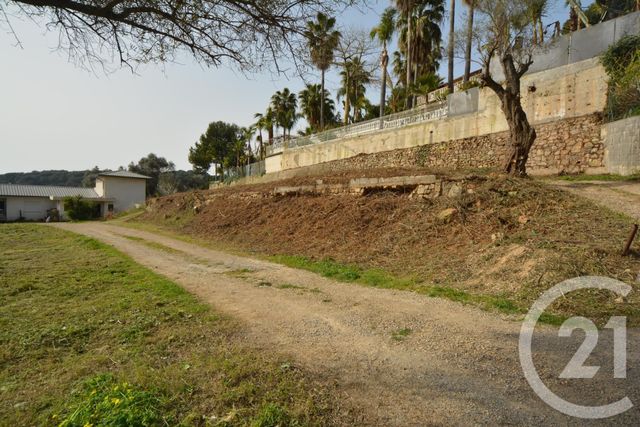 Afficher la photo en grand terrain à vendre - 1167.0 m2 - ANTIBES - 06 - PROVENCE-ALPES-COTE-D-AZUR - Century 21 Roi Soleil