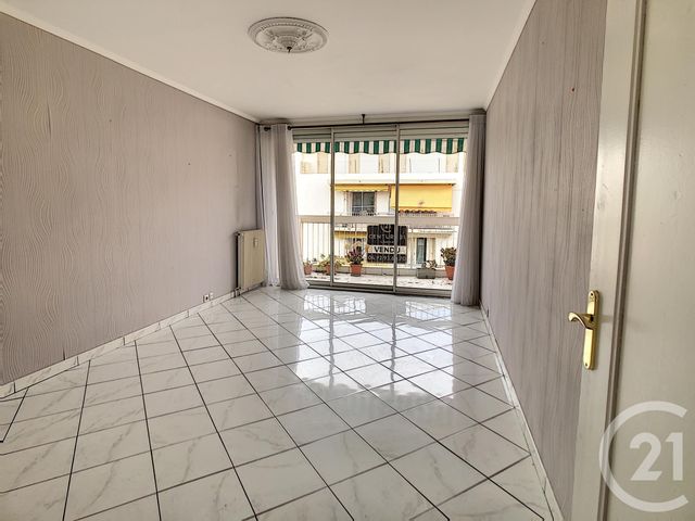 Appartement F4 à vendre - 4 pièces - 93.0 m2 - JUAN LES PINS - 06 - PROVENCE-ALPES-COTE-D-AZUR - Century 21 Roi Soleil Appartement F4 à vendre - 4 pièces - 93.0 m2 - JUAN LES PINS - 06 - PROVENCE-ALPES-COTE-D-AZUR - Century 21 Roi Soleil