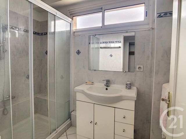 Appartement F4 à vendre - 4 pièces - 93.0 m2 - JUAN LES PINS - 06 - PROVENCE-ALPES-COTE-D-AZUR - Century 21 Roi Soleil Appartement F4 à vendre - 4 pièces - 93.0 m2 - JUAN LES PINS - 06 - PROVENCE-ALPES-COTE-D-AZUR - Century 21 Roi Soleil