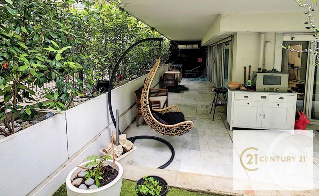Appartement F3 à vendre - 3 pièces - 72.36 m2 - ANTIBES - 06 - PROVENCE-ALPES-COTE-D-AZUR - Century 21 Roi Soleil Appartement F3 à vendre - 3 pièces - 72.36 m2 - ANTIBES - 06 - PROVENCE-ALPES-COTE-D-AZUR - Century 21 Roi Soleil
