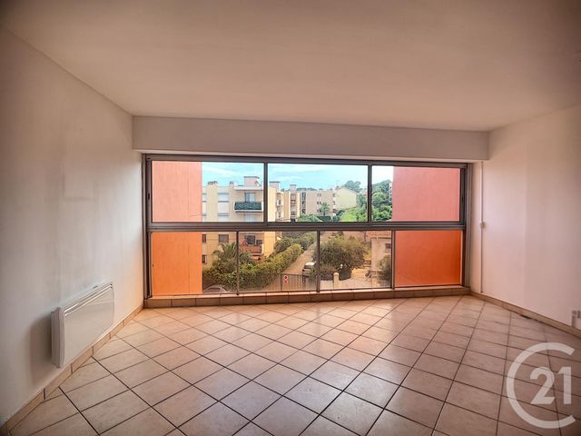 Afficher la photo en grand Appartement F2 à vendre - 2 pièces - 44.0 m2 - ANTIBES - 06 - PROVENCE-ALPES-COTE-D-AZUR - Century 21 Roi Soleil