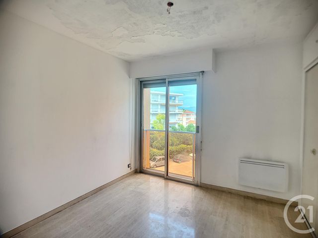 Afficher la photo en grand Appartement F2 à vendre - 2 pièces - 44.0 m2 - ANTIBES - 06 - PROVENCE-ALPES-COTE-D-AZUR - Century 21 Roi Soleil