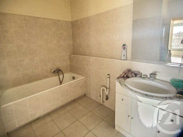 Appartement F3 à vendre - 3 pièces - 73.0 m2 - ANTIBES - 06 - PROVENCE-ALPES-COTE-D-AZUR - Century 21 Roi Soleil Appartement F3 à vendre - 3 pièces - 73.0 m2 - ANTIBES - 06 - PROVENCE-ALPES-COTE-D-AZUR - Century 21 Roi Soleil