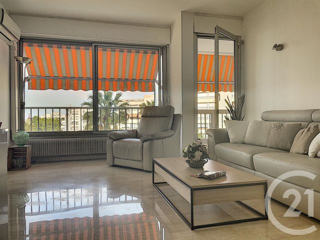 Appartement F2 à vendre - 2 pièces - 52.84 m2 - ANTIBES - 06 - PROVENCE-ALPES-COTE-D-AZUR - Century 21 Roi Soleil Appartement F2 à vendre - 2 pièces - 52.84 m2 - ANTIBES - 06 - PROVENCE-ALPES-COTE-D-AZUR - Century 21 Roi Soleil