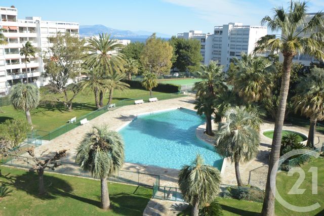 Appartement F2 à vendre - 2 pièces - 52.84 m2 - ANTIBES - 06 - PROVENCE-ALPES-COTE-D-AZUR - Century 21 Roi Soleil Appartement F2 à vendre - 2 pièces - 52.84 m2 - ANTIBES - 06 - PROVENCE-ALPES-COTE-D-AZUR - Century 21 Roi Soleil