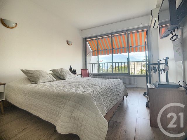 Appartement F2 à vendre - 2 pièces - 52.84 m2 - ANTIBES - 06 - PROVENCE-ALPES-COTE-D-AZUR - Century 21 Roi Soleil Appartement F2 à vendre - 2 pièces - 52.84 m2 - ANTIBES - 06 - PROVENCE-ALPES-COTE-D-AZUR - Century 21 Roi Soleil