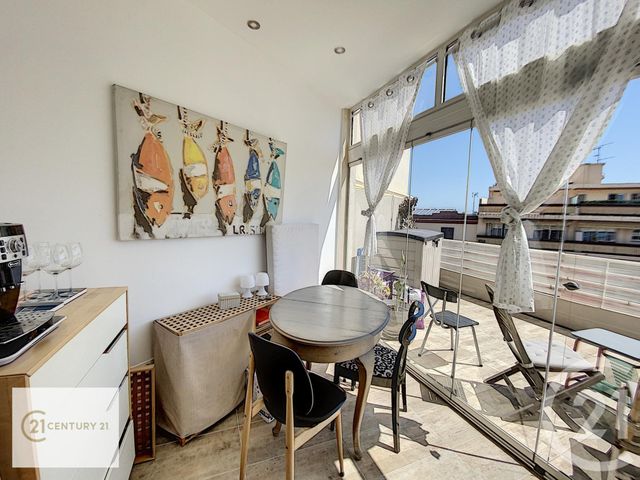 Appartement F2 à vendre - 2 pièces - 27.0 m2 - ANTIBES - 06 - PROVENCE-ALPES-COTE-D-AZUR - Century 21 Roi Soleil Appartement F2 à vendre - 2 pièces - 27.0 m2 - ANTIBES - 06 - PROVENCE-ALPES-COTE-D-AZUR - Century 21 Roi Soleil