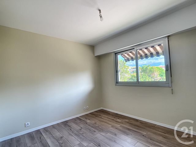 Afficher la photo en grand Appartement F2 à vendre - 2 pièces - 48.0 m2 - JUAN LES PINS - 06 - PROVENCE-ALPES-COTE-D-AZUR - Century 21 Roi Soleil