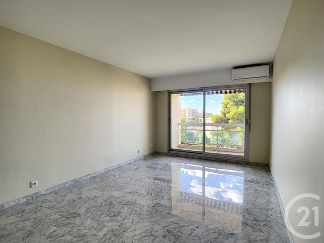 Afficher la photo en grand Appartement F2 à vendre - 2 pièces - 48.0 m2 - JUAN LES PINS - 06 - PROVENCE-ALPES-COTE-D-AZUR - Century 21 Roi Soleil