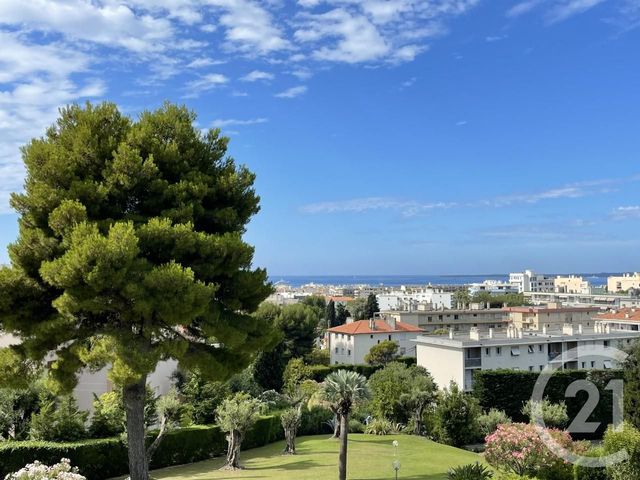 Afficher la photo en grand Appartement F2 à vendre - 2 pièces - 48.0 m2 - JUAN LES PINS - 06 - PROVENCE-ALPES-COTE-D-AZUR - Century 21 Roi Soleil