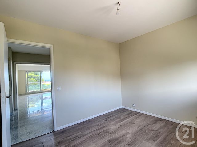Afficher la photo en grand Appartement F2 à vendre - 2 pièces - 48.0 m2 - JUAN LES PINS - 06 - PROVENCE-ALPES-COTE-D-AZUR - Century 21 Roi Soleil